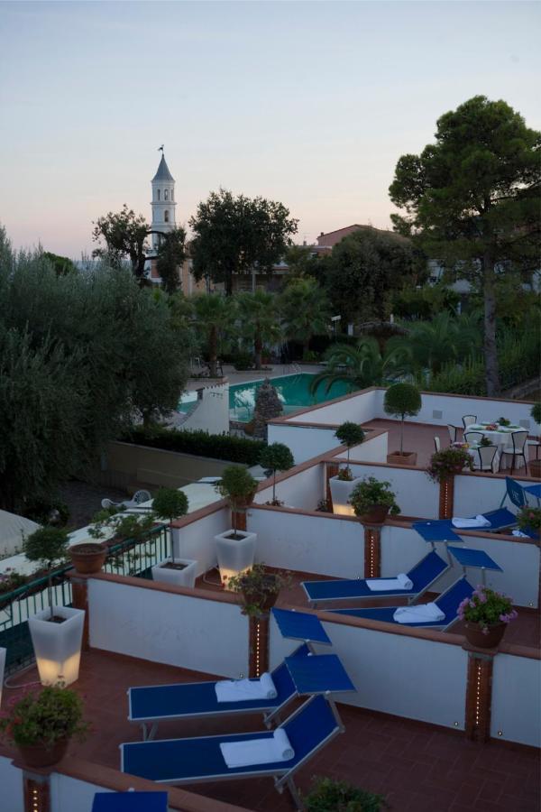 Hotel Ristorante Cavaliere Scario Dış mekan fotoğraf