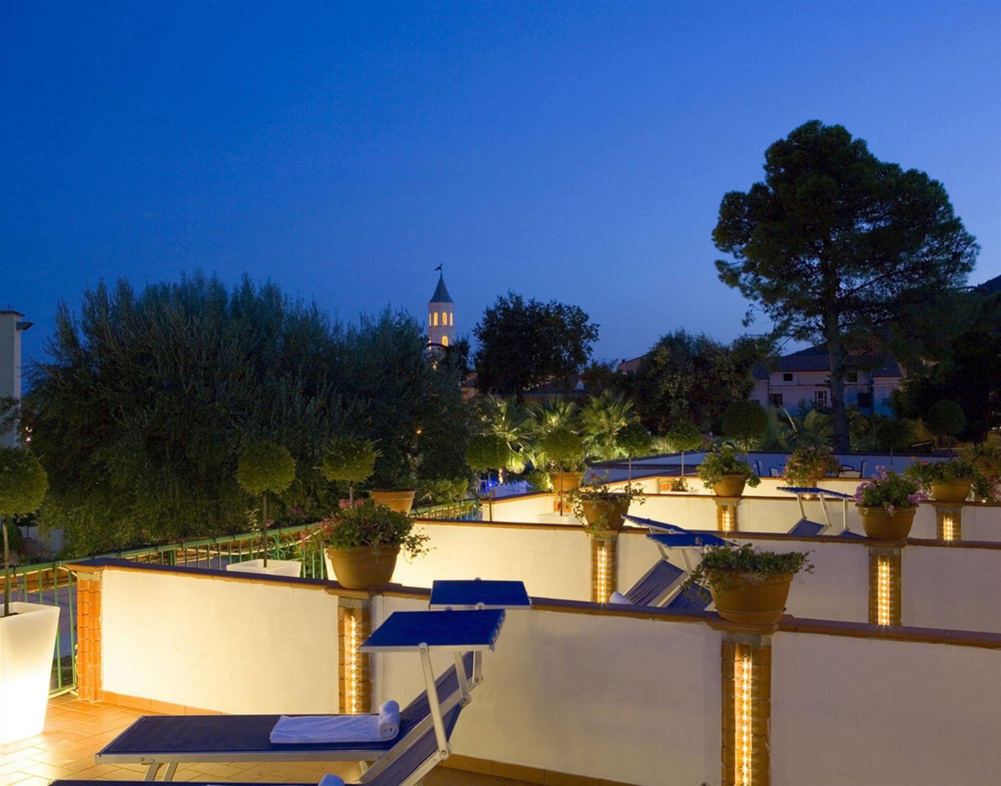 Hotel Ristorante Cavaliere Scario Dış mekan fotoğraf