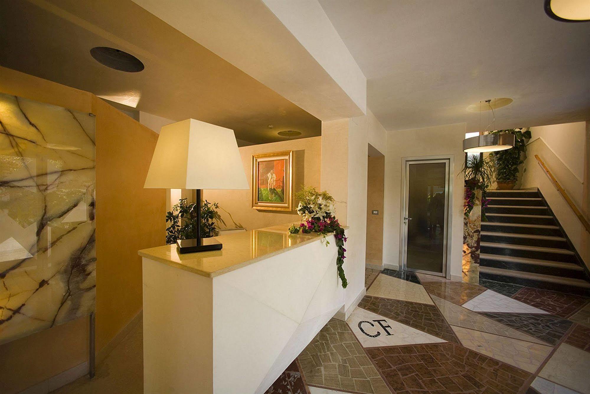 Hotel Ristorante Cavaliere Scario Dış mekan fotoğraf