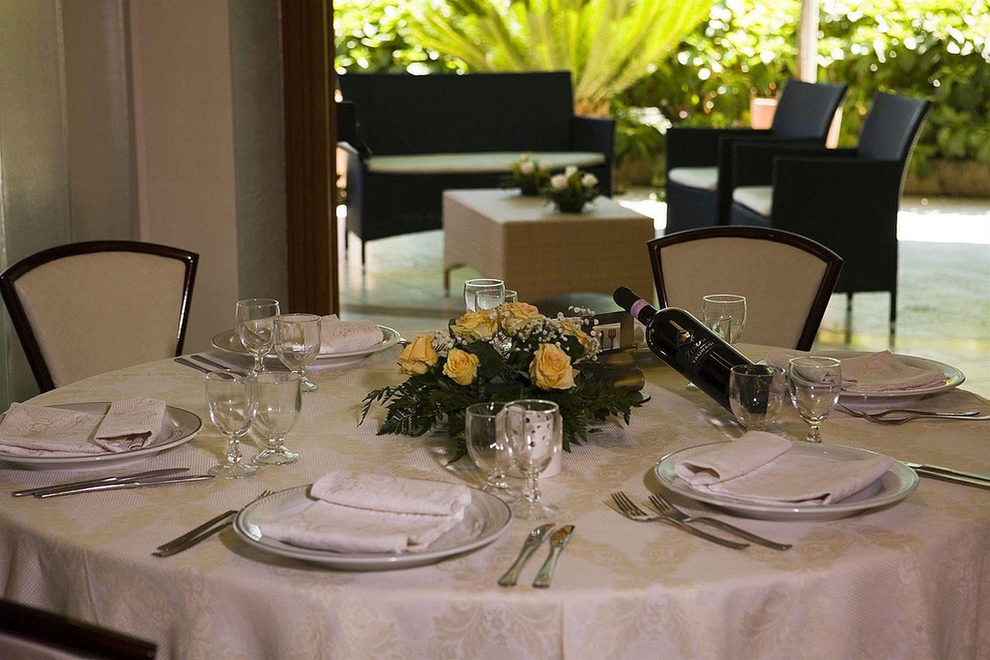 Hotel Ristorante Cavaliere Scario Dış mekan fotoğraf