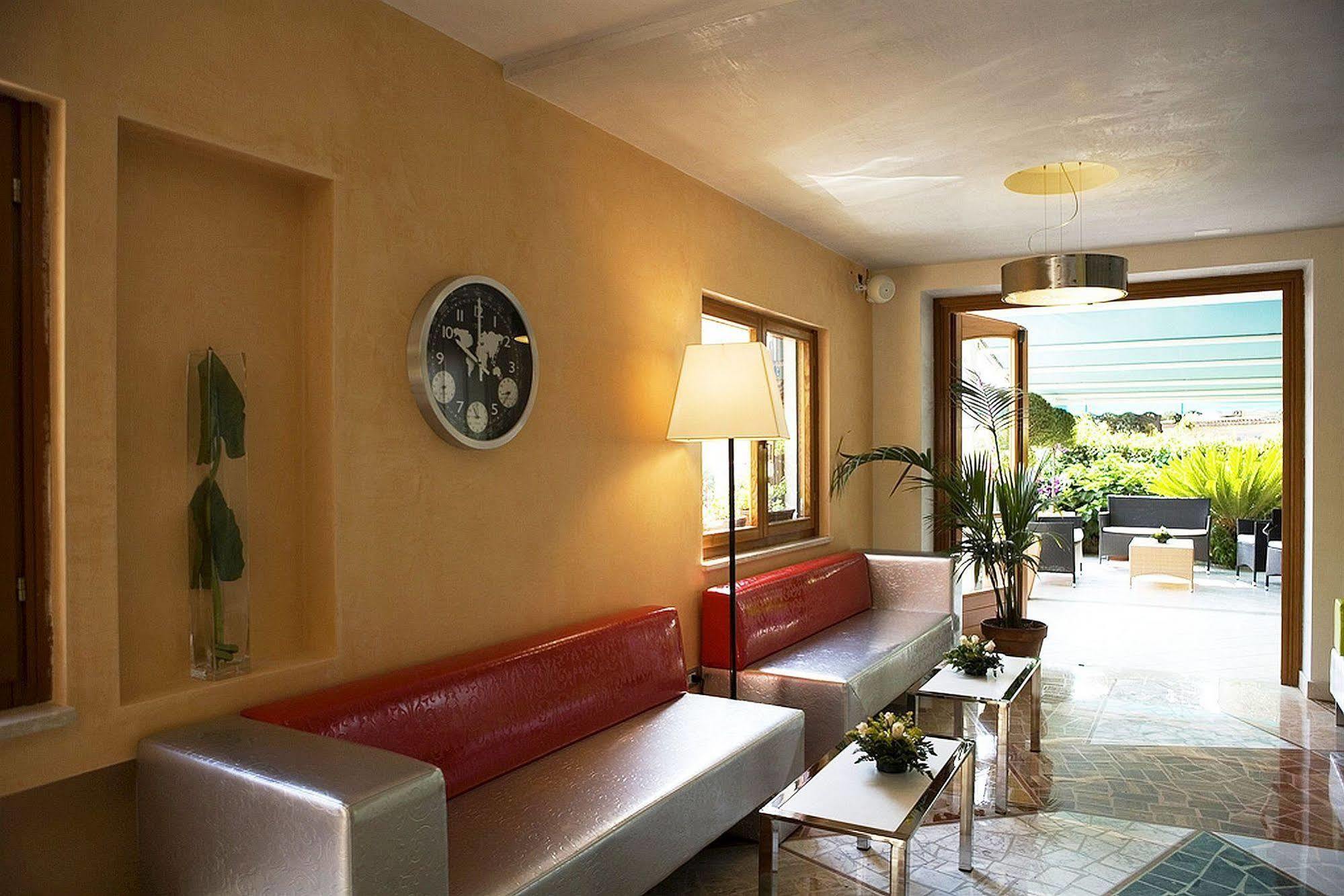 Hotel Ristorante Cavaliere Scario Dış mekan fotoğraf